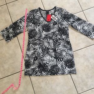 New women’s medium Italy swim beach cover up.